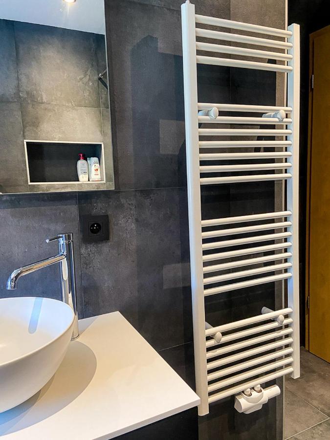Chez Sabine Et Eric Maison Pour 6 Personnes Avec Piscine Chauffee Andenne Экстерьер фото