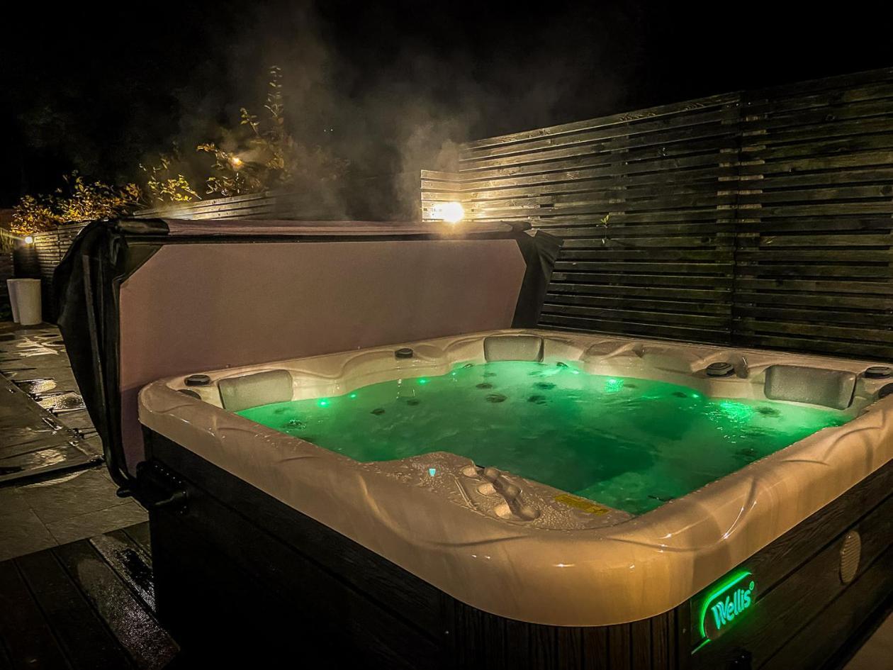 Chez Sabine Et Eric Maison Pour 6 Personnes Avec Piscine Chauffee Andenne Экстерьер фото